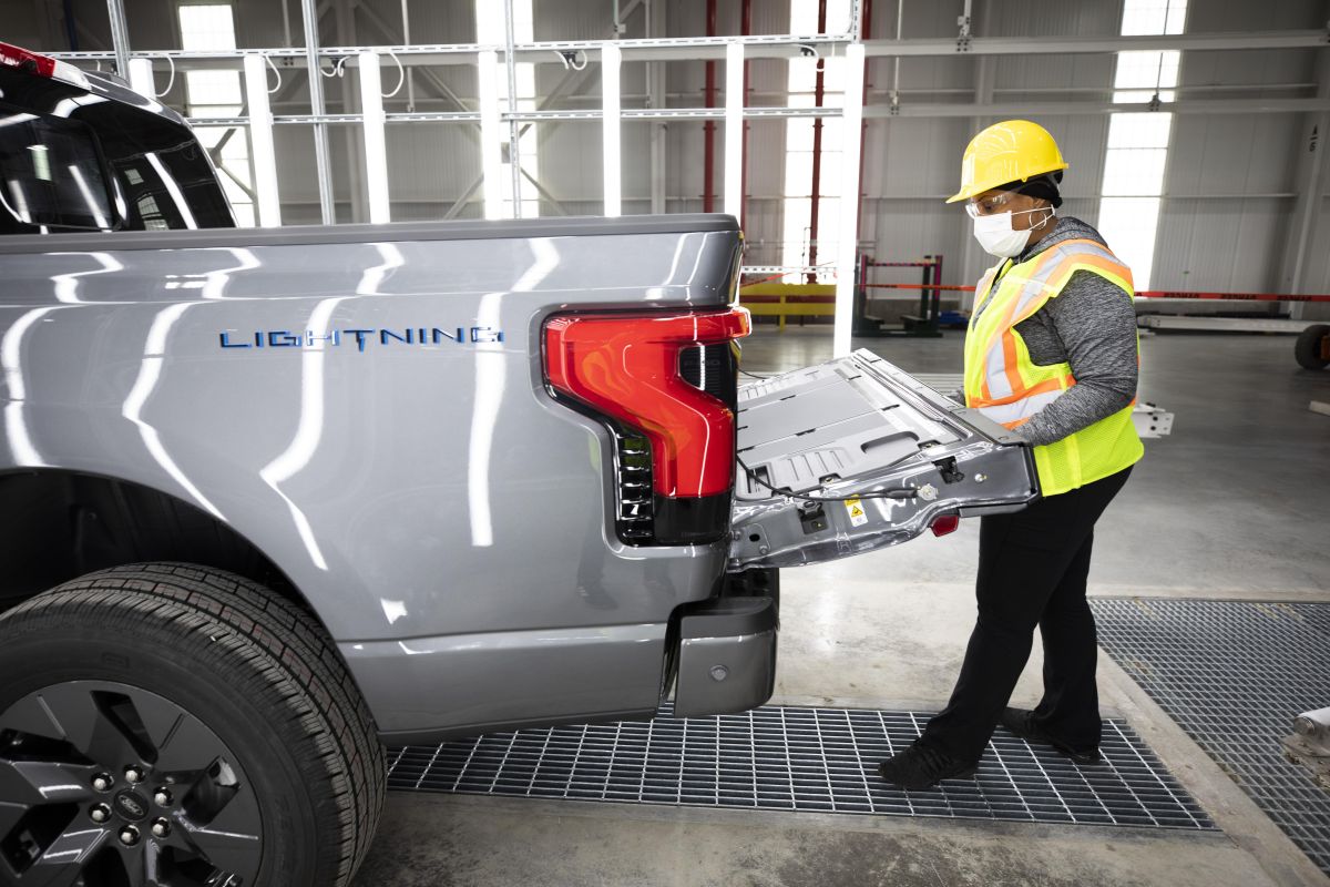 Ford-Lightning-production-pause