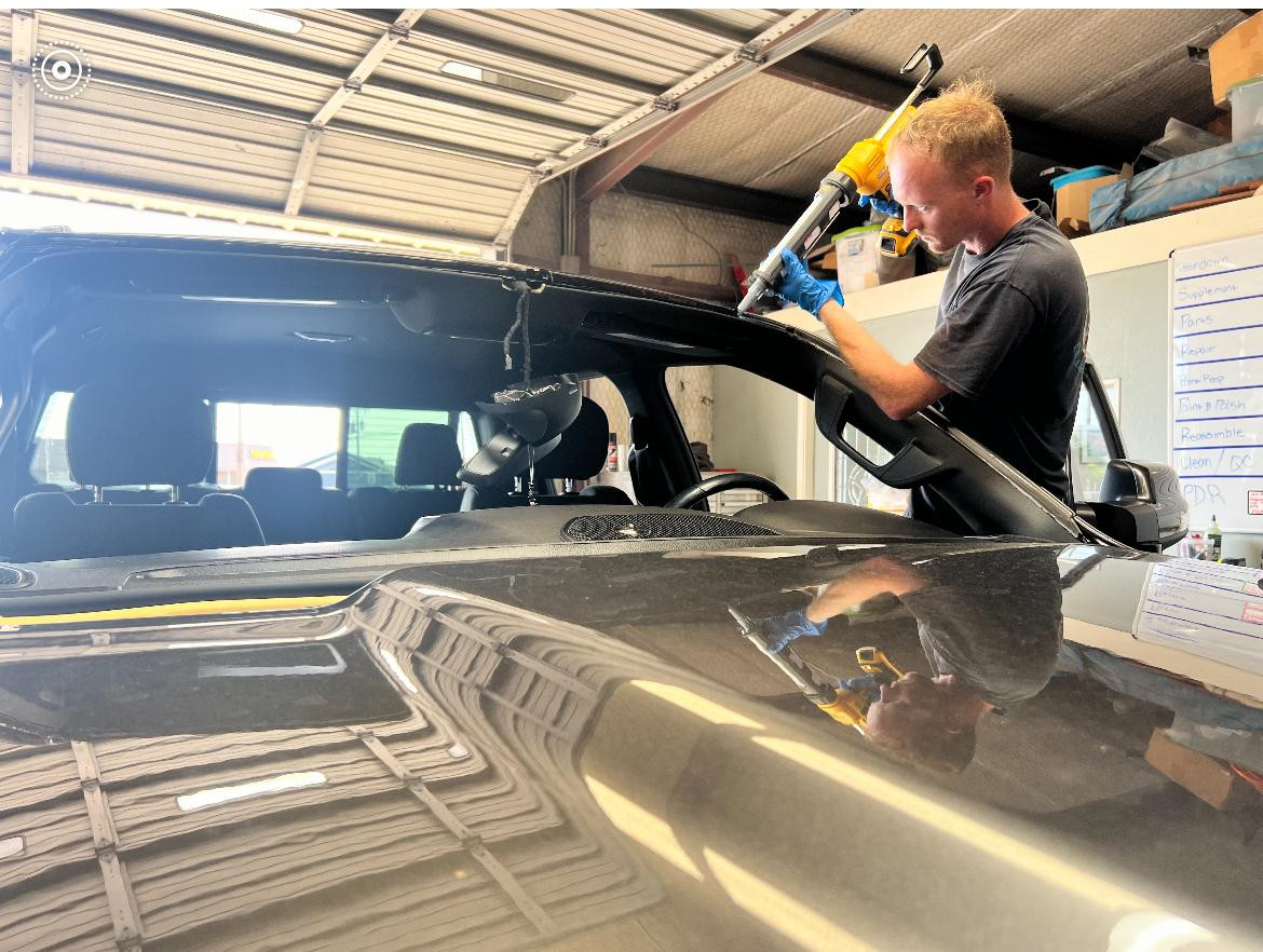 auto-glass-replacement-repair-training