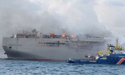 Fremantle-Highway-EV-cargo-ship-fire