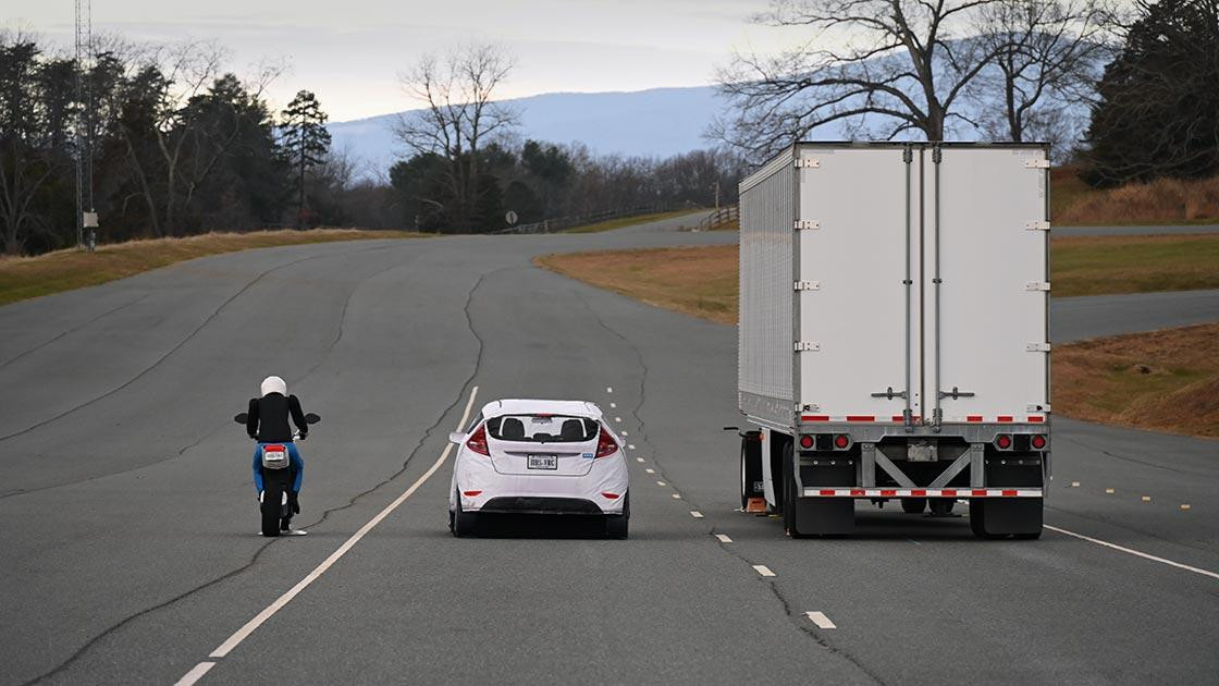 motorcycle-large-truck-front-crash-prevention