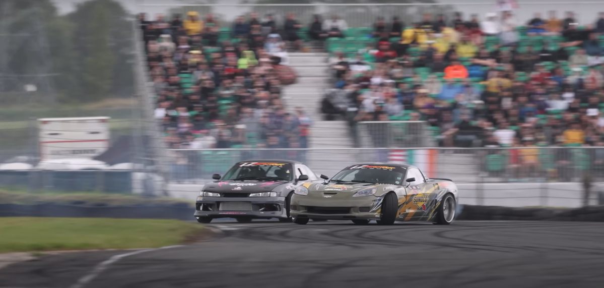 Chevy Corvette C6 drifting duel