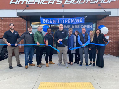 large-group-at-ribbon-cutting